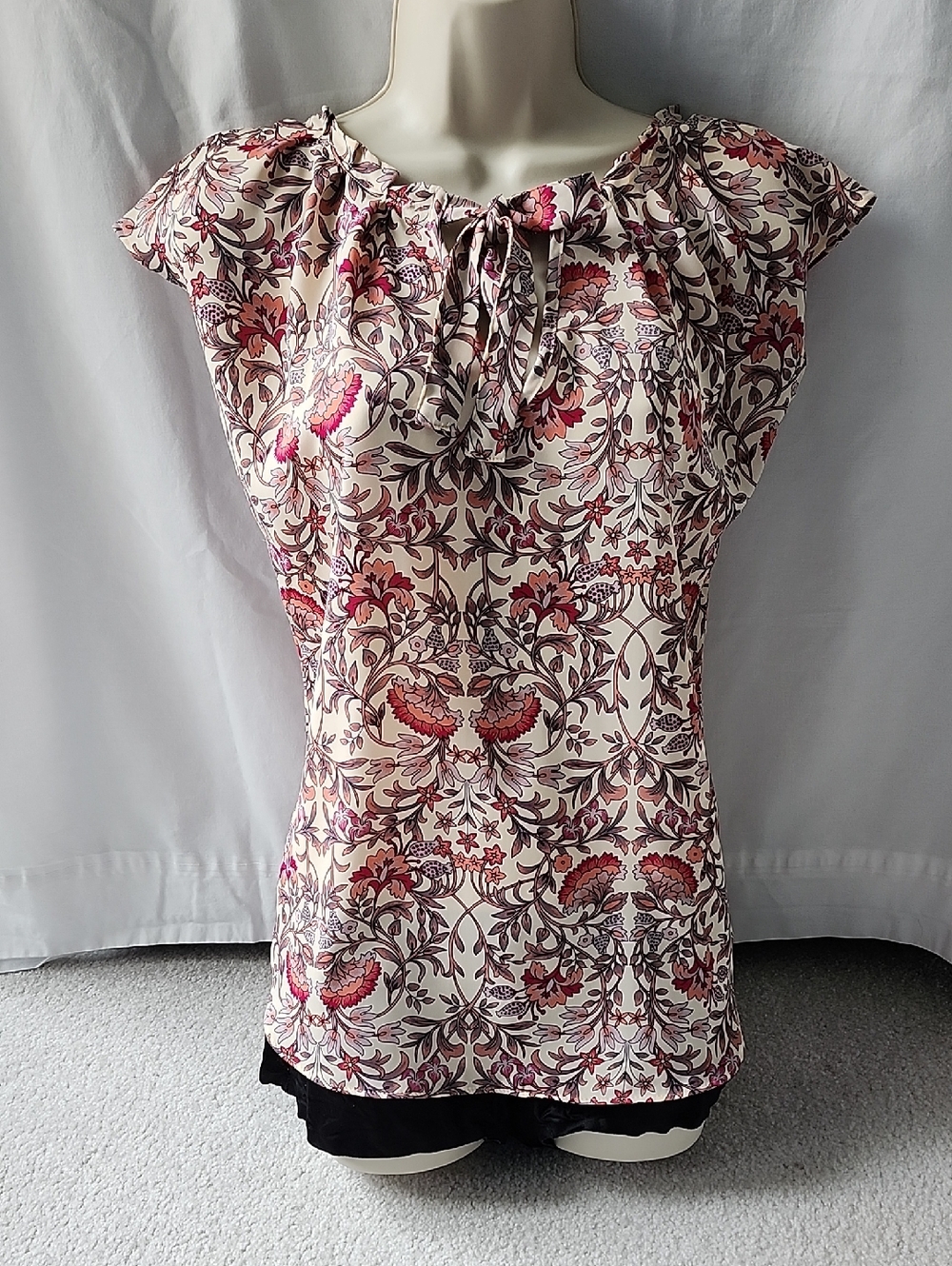 Tie-Neck Floral Cap-Sleeve Blouse - Pink & Cream